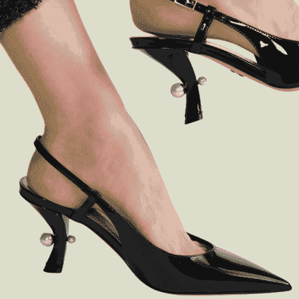 صورة جانبية لحذاء Dior Tribales Slingback بكعب مزين بلؤلؤ CD