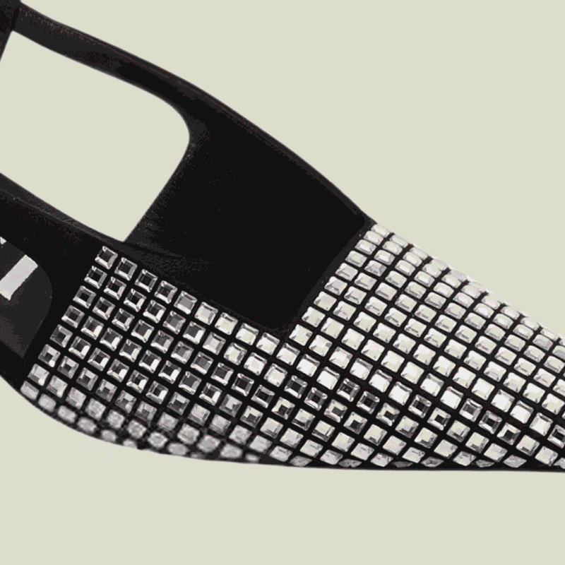 الحزام الخلفي القابل للتعديل بالإبزيم في كعب غوتشي