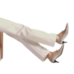 جودة وملمس جلد النابا الأسود الفاخر في مضخة هيرميس