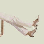 جودة وملمس جلد النابا الأسود الفاخر في مضخة هيرميس