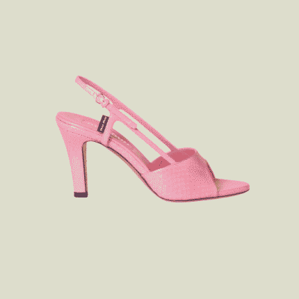 تصميم المقدمة المفتوحة في كعب ميو ميو للتهوية والأناقة