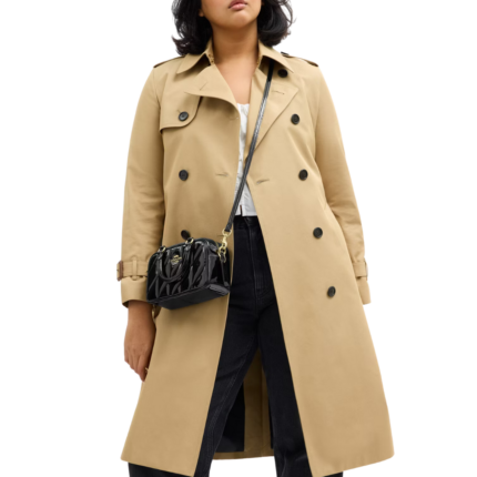 شنطة كوتش ميني سوداء كلاسيكية - منظر أمامي يظهر جودة الجلد.