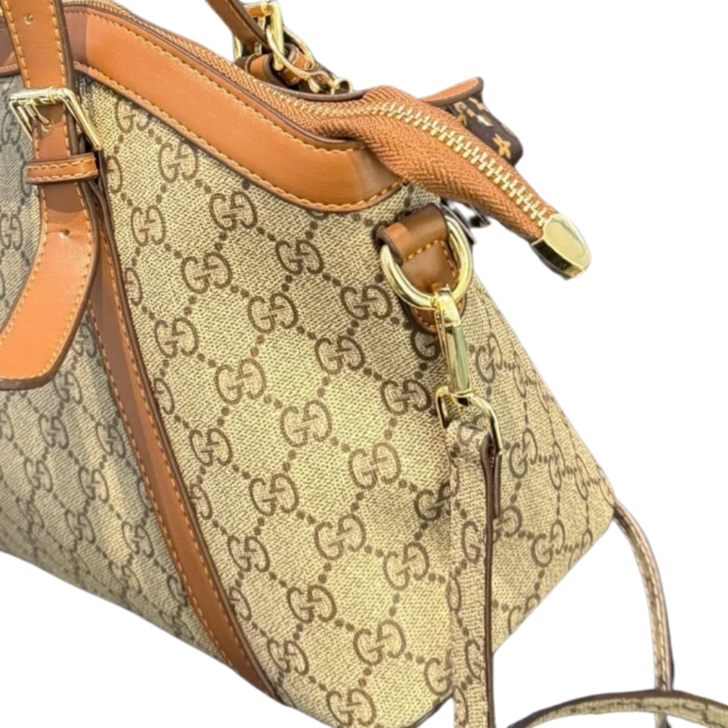 شنطة غوتشي الرائجة باللون الابنوسي/الأسود الكلاسيكي.