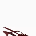 العلبة الأصلية والتغليف الفاخر المرفق مع الحذاء.