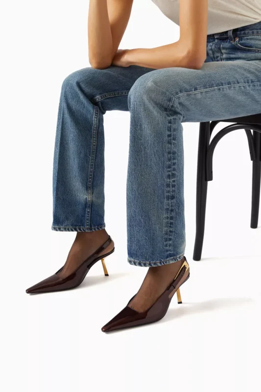 الحزام الخلفي القابل للتعديل بإبزيم لمقاس مثالي.