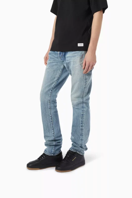 حذاء سان لوران رياضي، سنيكر سان لوران، أحذية سان لوران رجالية، حذاء رياضي فاخر، Saint Laurent sneakers، جلد عجل إيطالي، شوز رجالي فاخر، أحذية ماركة عالمية، متجر أحذية أون لاين، حذاء رياضي إيطالي، سنيكر منخفض.