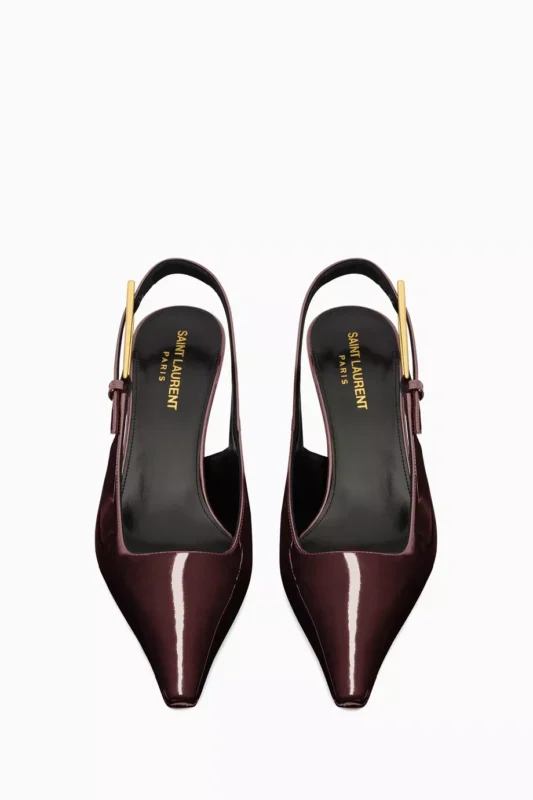 لقطة مقرّبة تظهر جودة ولمعان الجلد الفاخر.