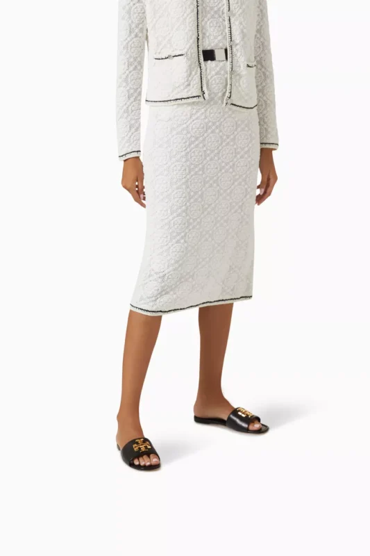 وسادة القدم المقولبة للراحة الاستثنائية.