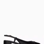 غطاء المقدمة الأنيق من نفس لون الجلد - تفصيل كلاسيكي.